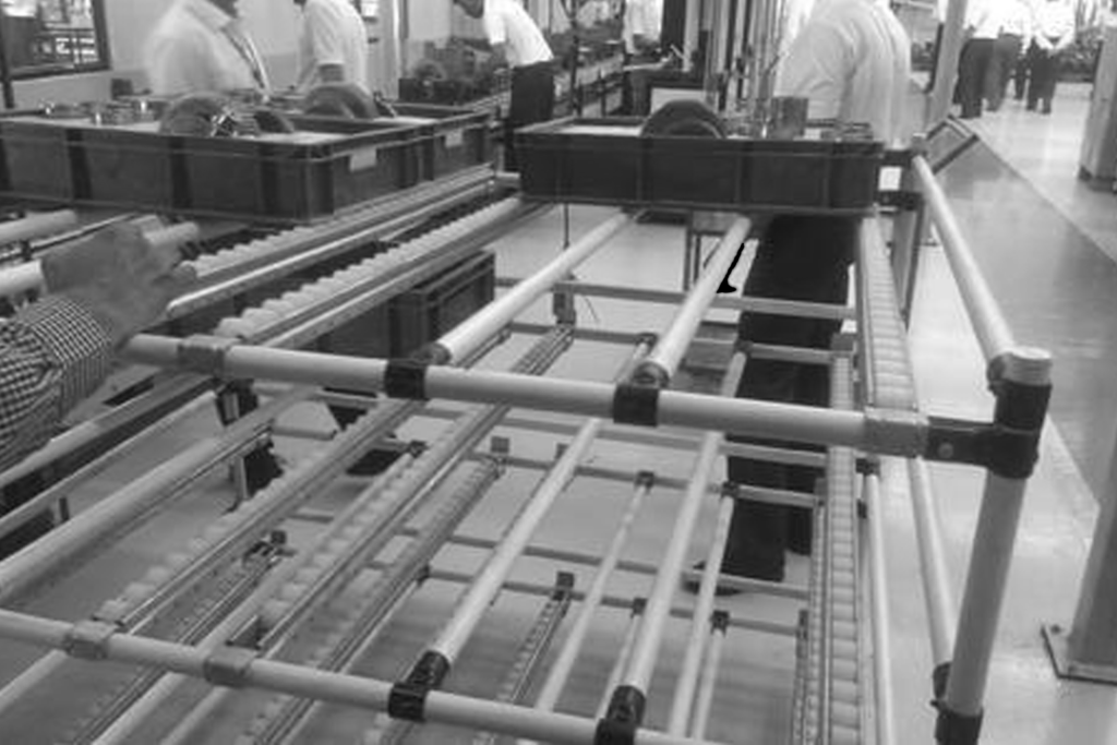 Outsourcing de Personal para armado de racks con tubo hueso abatible